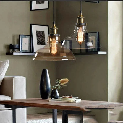 Industriel retro pendellampe med røget glas
