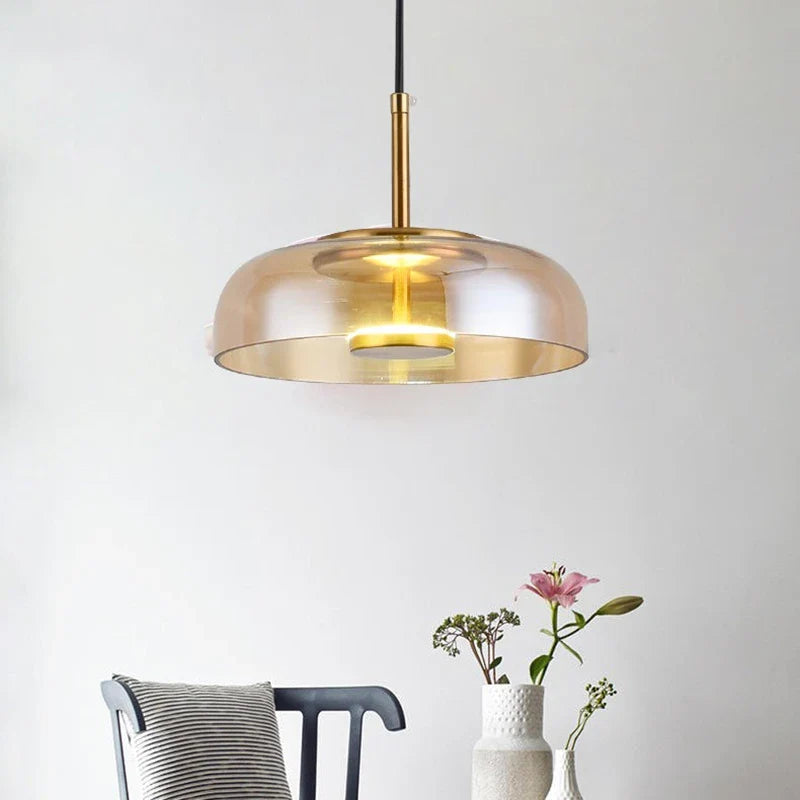 Moderne pendellampe med glasskærm