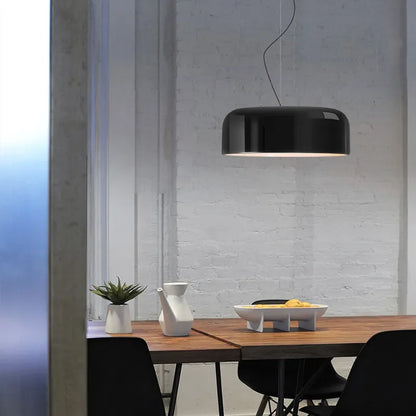 Moderne LED-pendellampe i diskform
