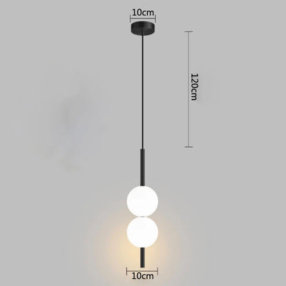 Moderne pendellampe med kugleformet skærm i mat glas