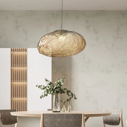Kunstnerisk lysekrone med glasskærme – Skygespil