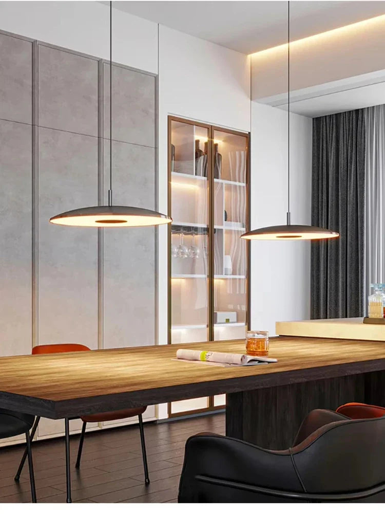 Slank LED pendellampe – Moderne loftlampe i tallerkenform