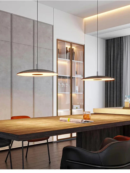 Slank LED pendellampe – Moderne loftlampe i tallerkenform
