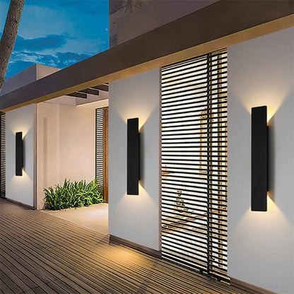 Moderne udendørs væglampe med LED op/ned-lys, IP65 vandtæt, vertikal design