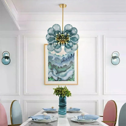 Moderne designerlysekrone med dråbeformede skærme