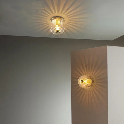 Elegant loftlampe i glas med krystaldesign