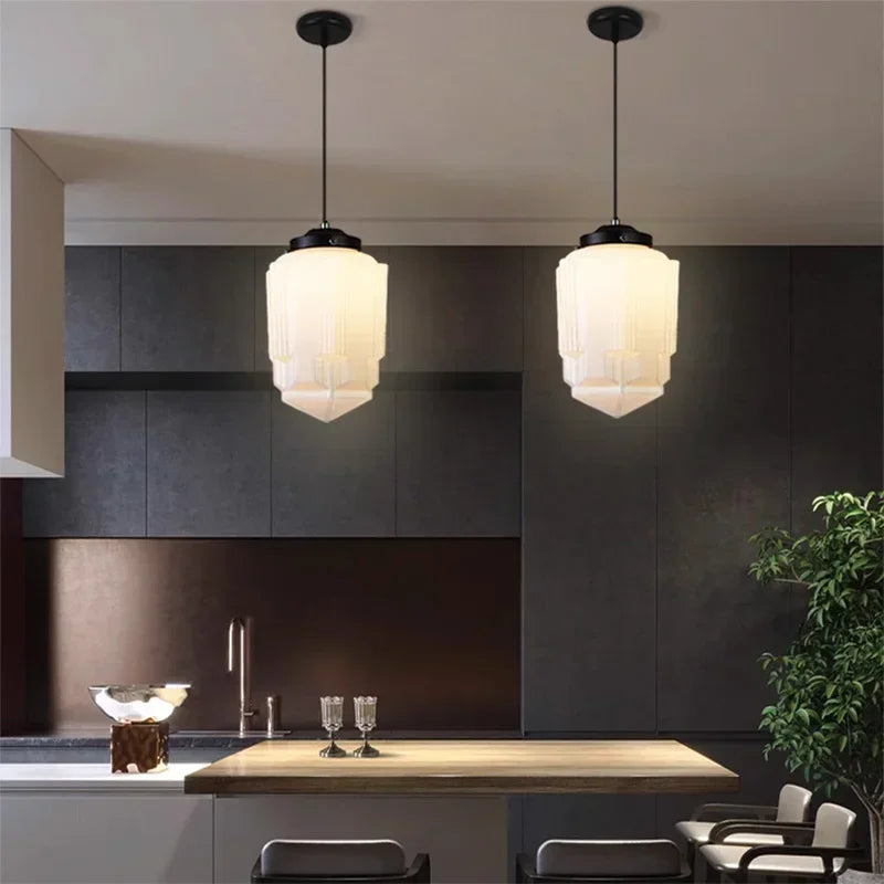 Geometrisk pendellampe i hvidt matteret glas – vintage stil