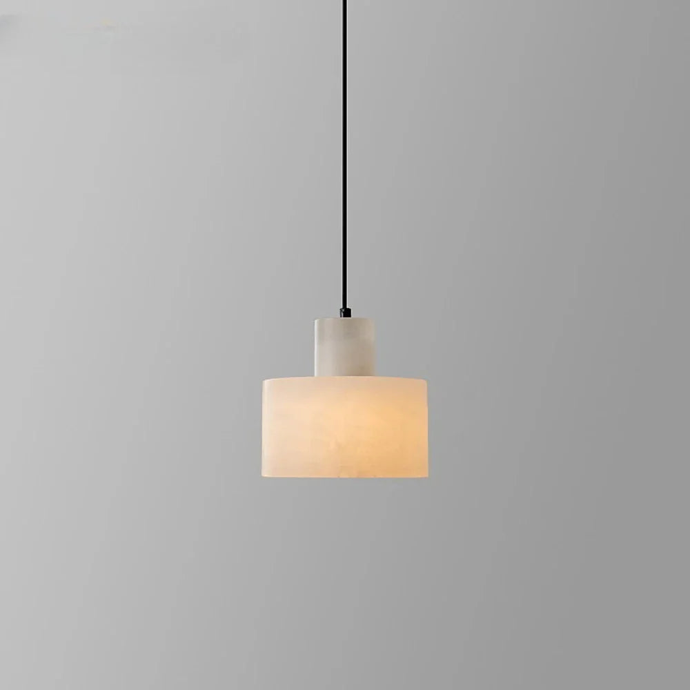 Pendellampe med Marmorkuppel – Minimalistisk Elegance