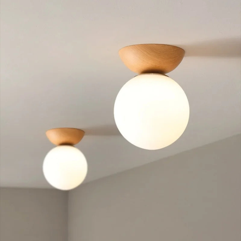 Moderne loftlampe i japansk stil med træbund – minimalistisk kugle