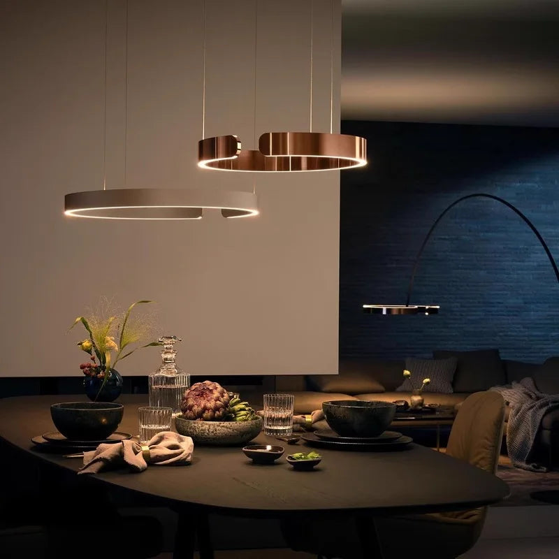 Moderne LED-lysekrone med ringform – elegant rund loftlampe