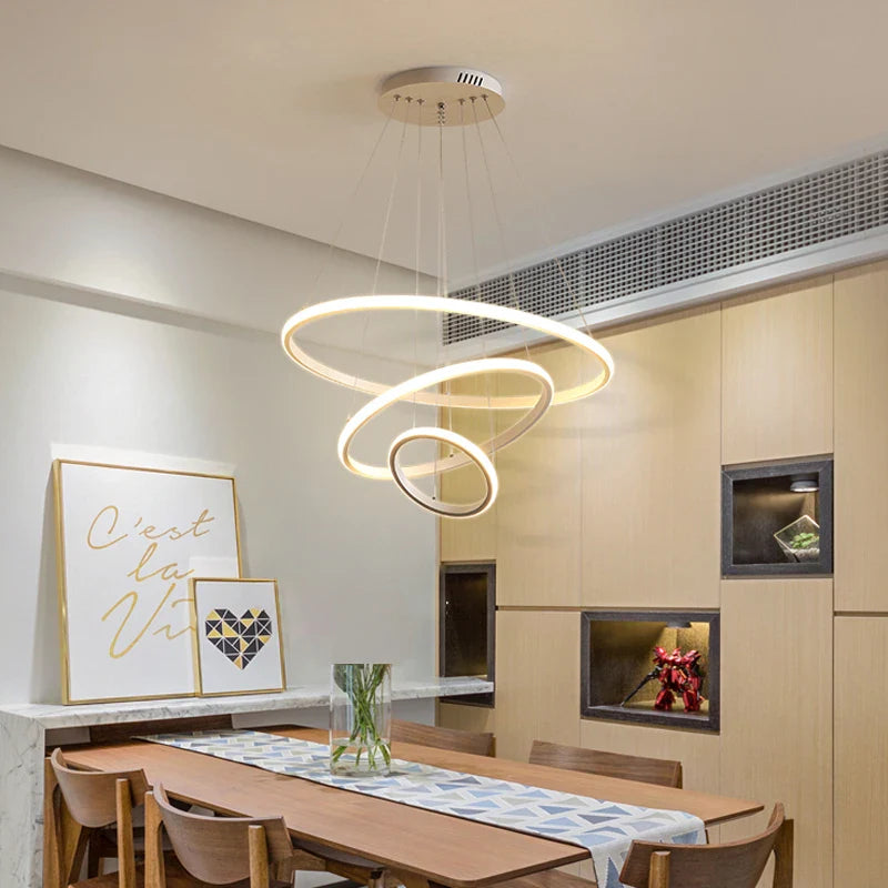 Moderne LED-pendellampe med 3D-ringe