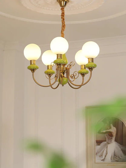 Elegant retro lysekrone med grønne detaljer