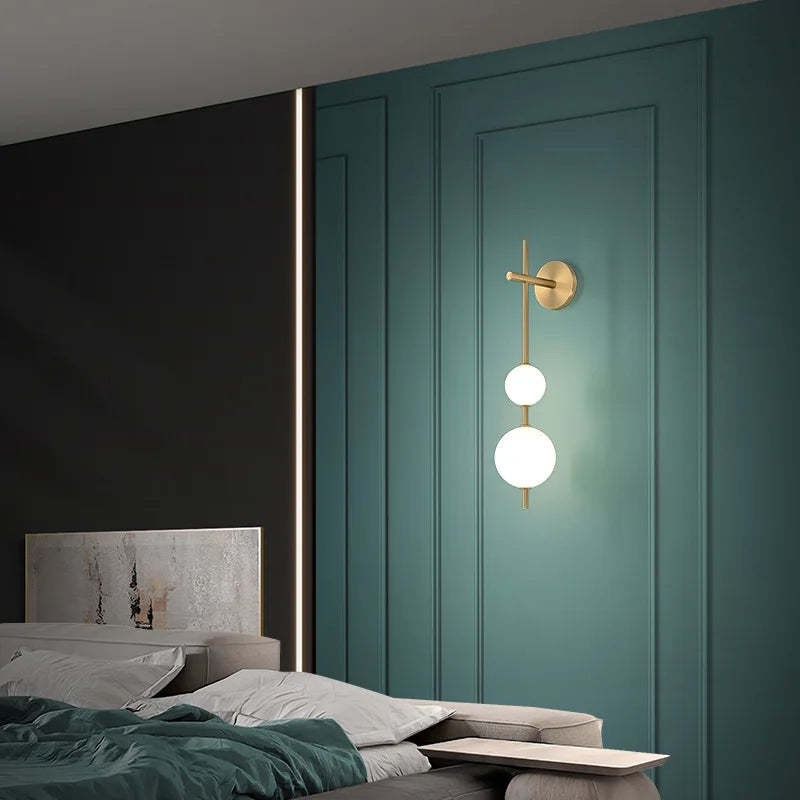 Moderne geometrisk væglampe med LED-kugler