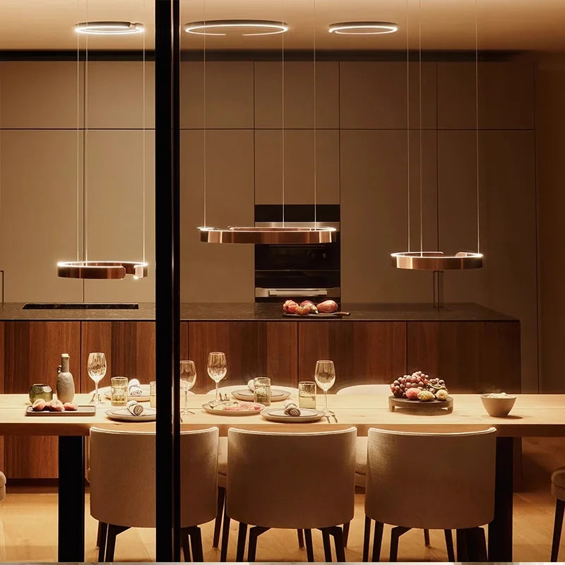 Moderne LED-lysekrone med ringform – elegant rund loftlampe