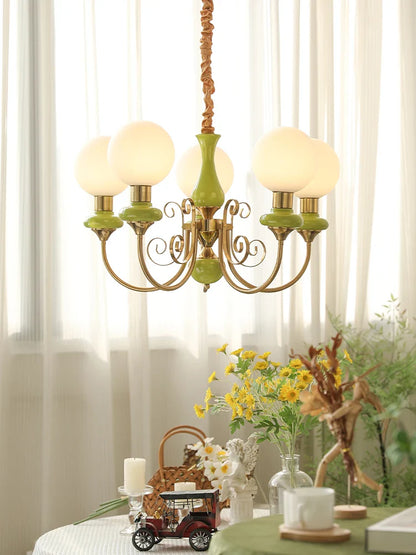 Elegant retro lysekrone med grønne detaljer