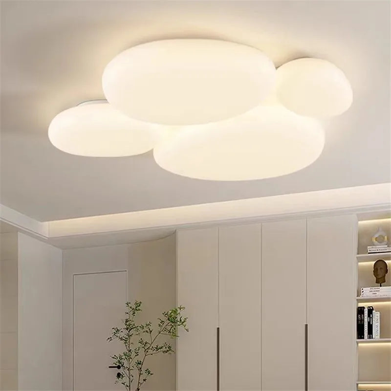 LED loftlampe formet som en sky