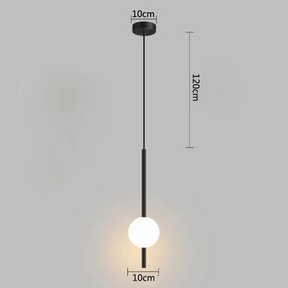 Moderne pendellampe med kugleformet skærm i mat glas