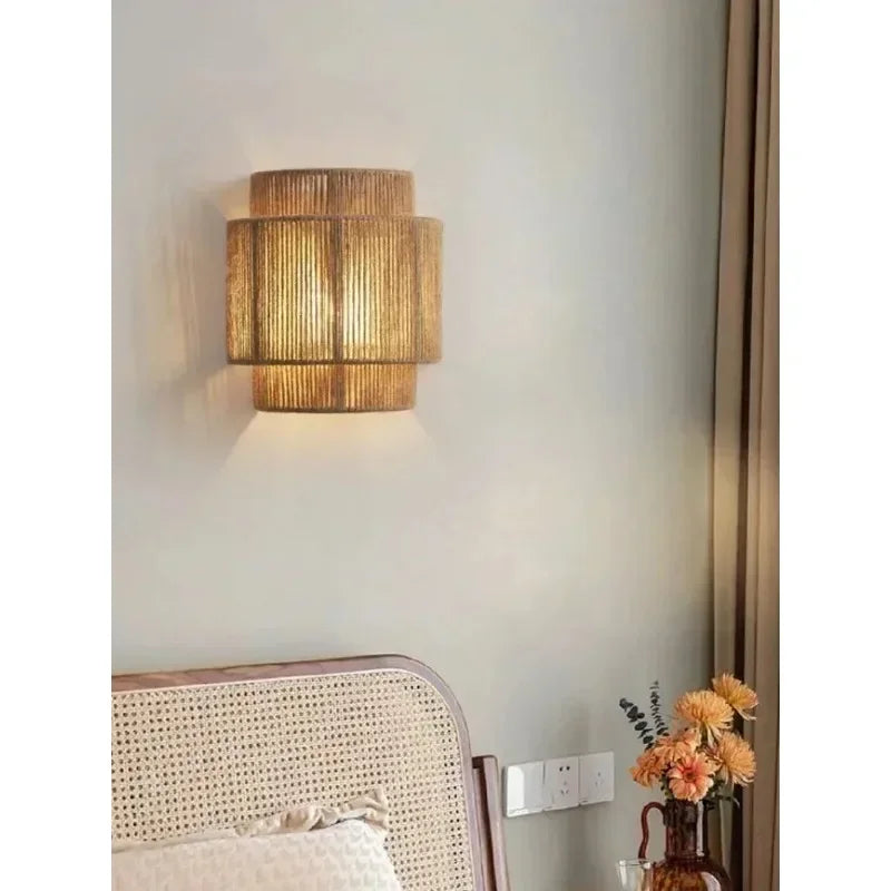 Hikari væglampe i naturligt hampetov – boho stil