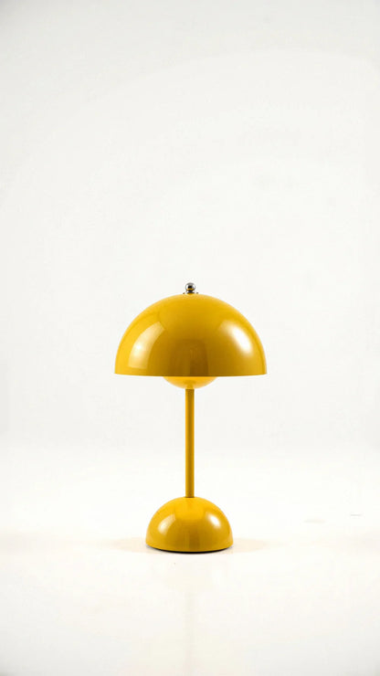 Trådløs bordlampe i minimalistisk design