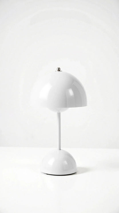 Trådløs bordlampe i minimalistisk design