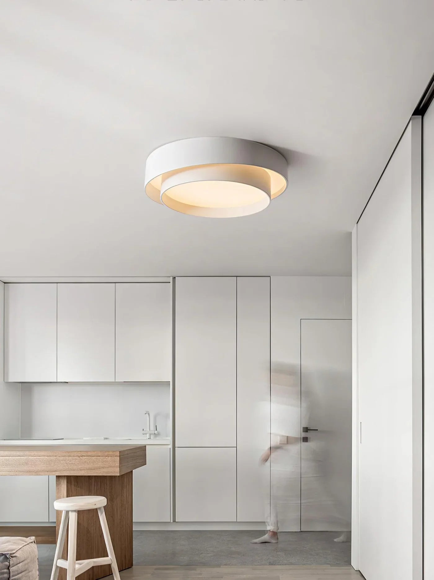 Moderne LED-loftlampe med rund design