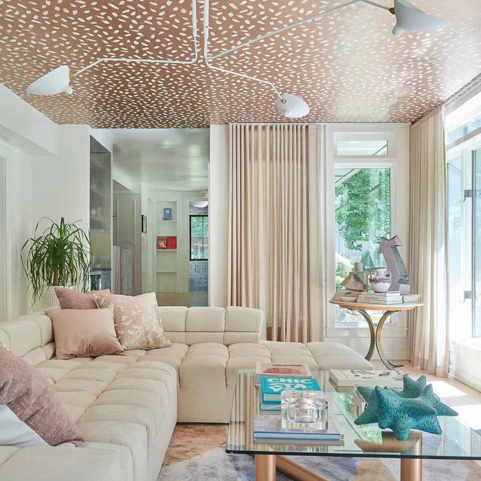 Sort loftlampe med drejelige arme – moderne design