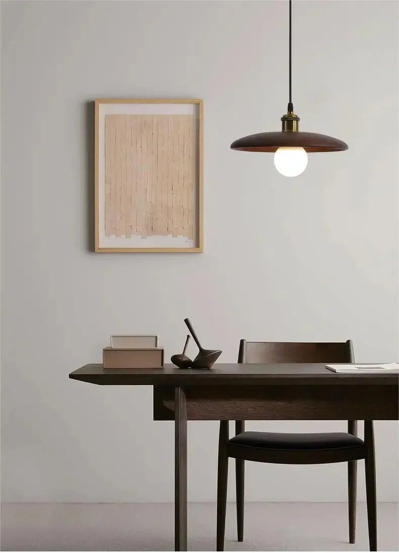 Skandinavisk pendellampe i træ – Minimalistisk loftlampe