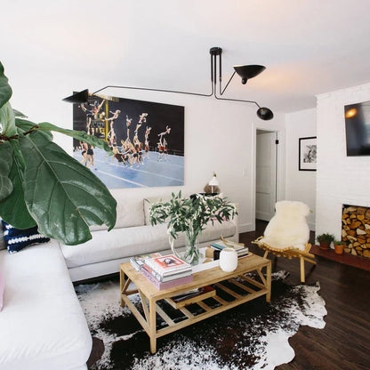 Sort loftlampe med drejelige arme – moderne design