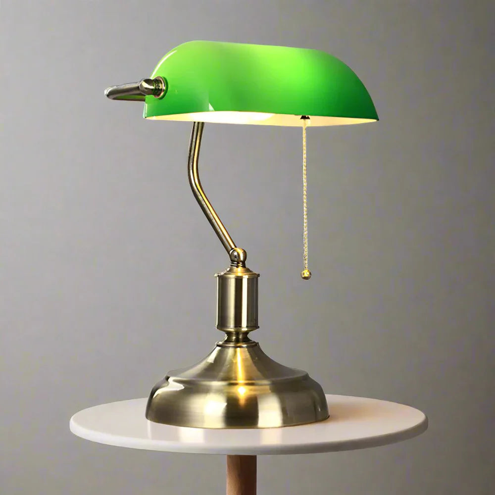 Klassisk Retro Bordlampe i Vintage Stil