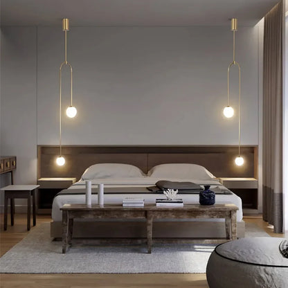 Moderne pendellampe med kugleformede skærme