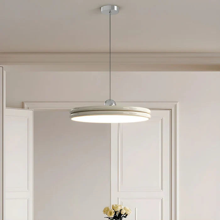 Moderne diskformet pendellampe – minimalistisk LED-belysning til spisestue og stue