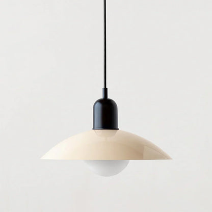 Moderne pendellampe med tofarvet design og Bauhaus-metalskærm