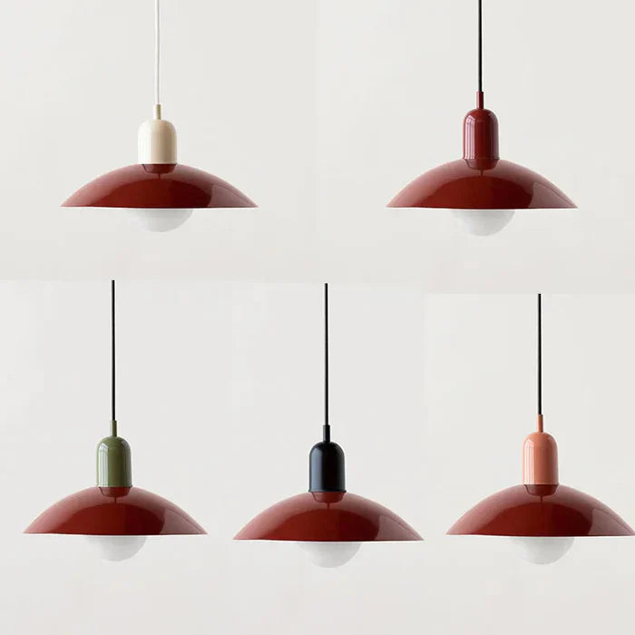 Moderne pendellampe med tofarvet design og Bauhaus-metalskærm