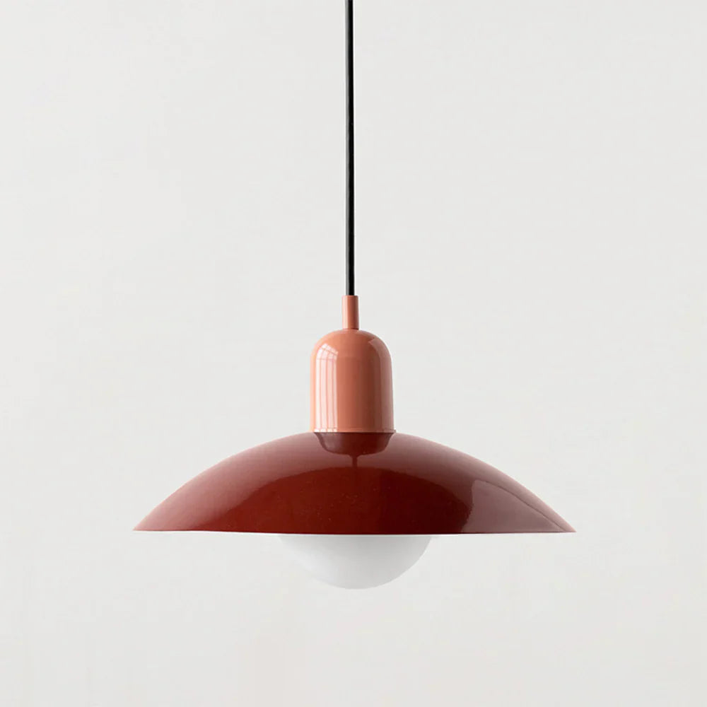 Moderne pendellampe med tofarvet design og Bauhaus-metalskærm
