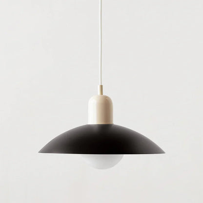 Moderne pendellampe med tofarvet design og Bauhaus-metalskærm