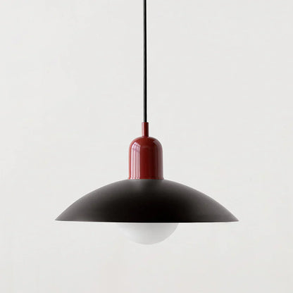 Moderne pendellampe med tofarvet design og Bauhaus-metalskærm