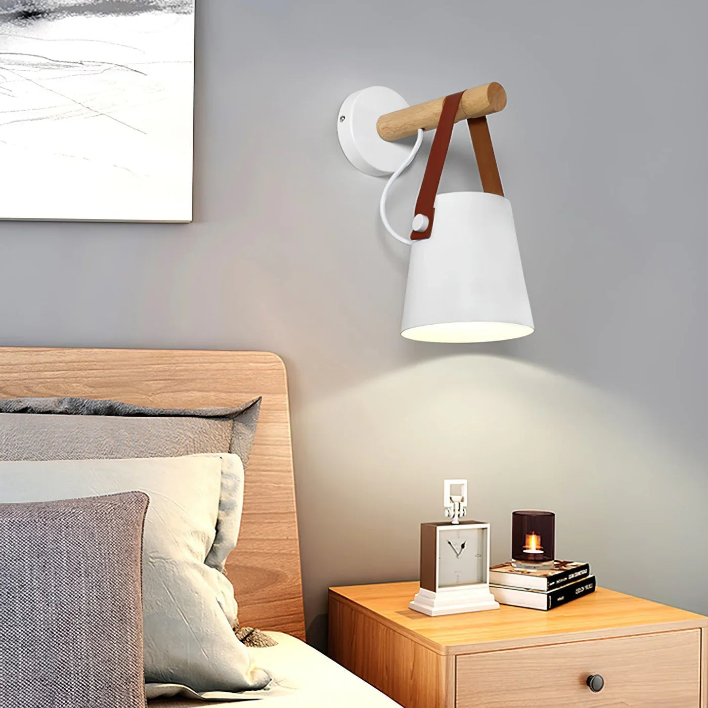 Moderne væglampe med træ og læder – skandinavisk minimalisme