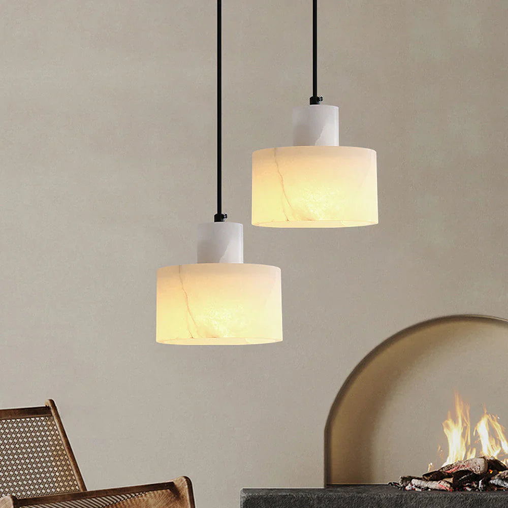 Pendellampe med Marmorkuppel – Minimalistisk Elegance