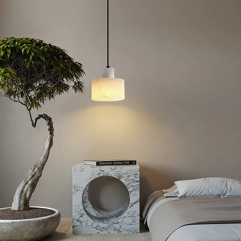 Pendellampe med Marmorkuppel – Minimalistisk Elegance