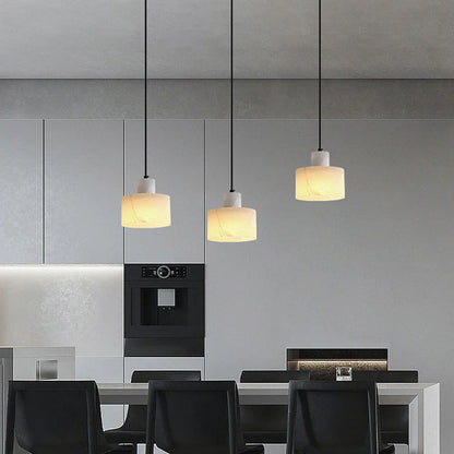 Pendellampe med Marmorkuppel – Minimalistisk Elegance