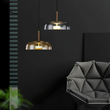 Moderne pendellampe med glasskærm