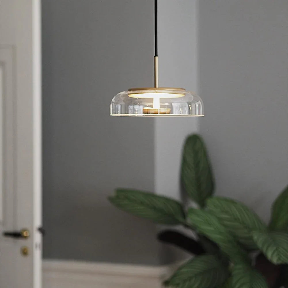 Moderne pendellampe med glasskærm