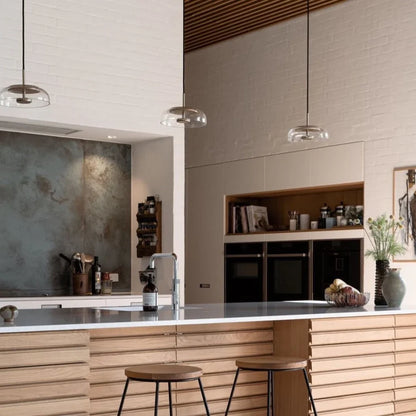 Moderne pendellampe med glasskærm