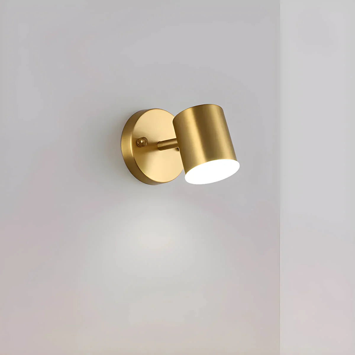 Moderne LED-væglampe med guldfinish
