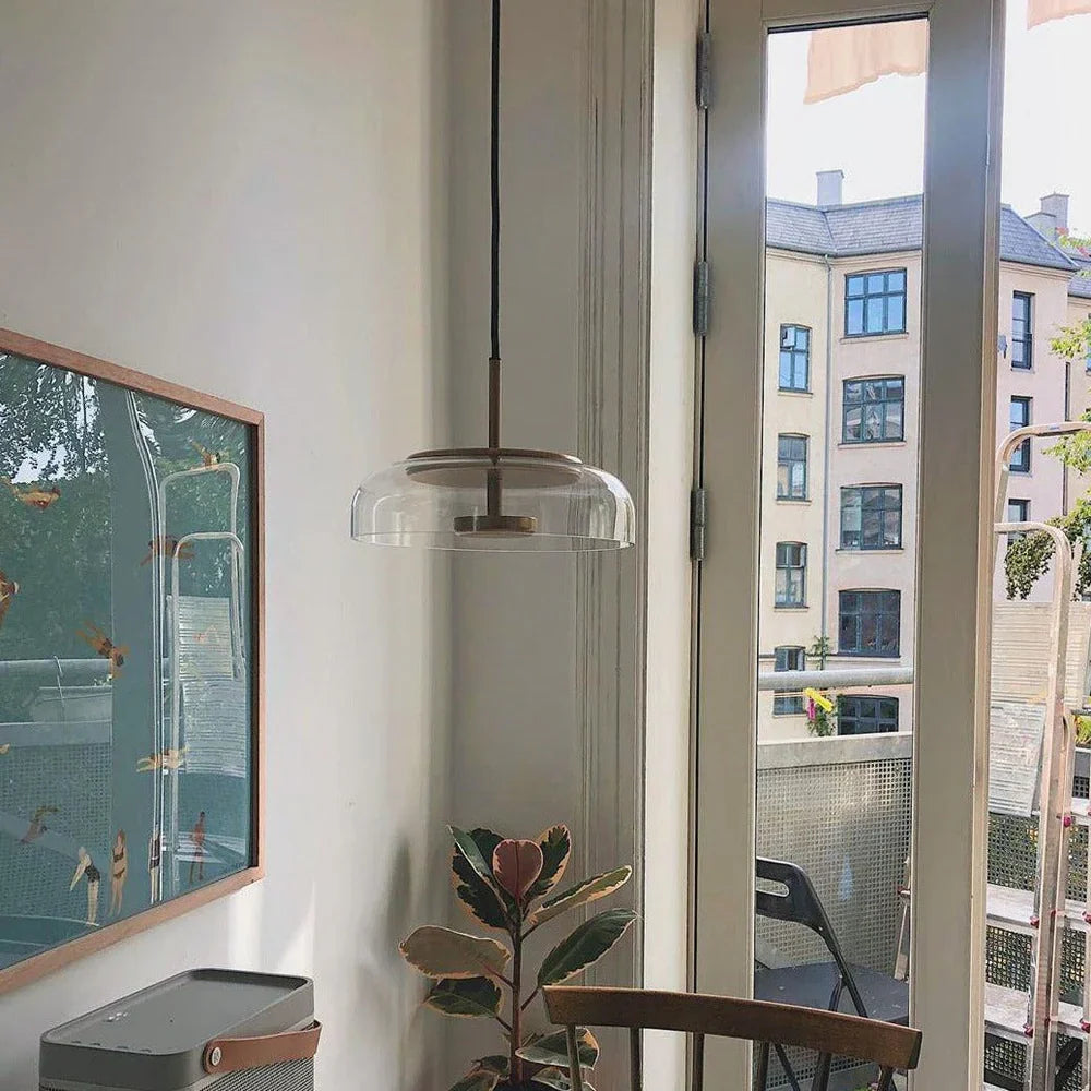 Moderne pendellampe med glasskærm