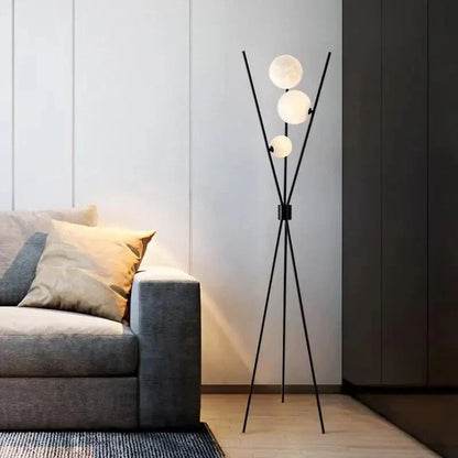 Designer LED Gulvlampe med Månekugleskærme – Bord- og Gulvlampe på Trefod