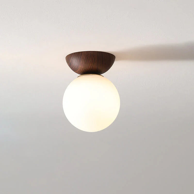 Moderne loftlampe i japansk stil med træbund – minimalistisk kugle