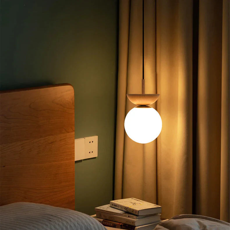 Moderne loftlampe i japansk stil med træbund – minimalistisk kugle