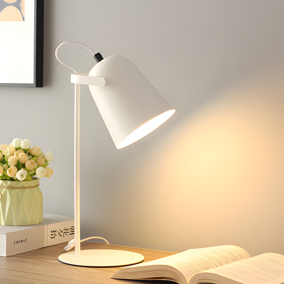 Moderne justerbar bordlampe i metal