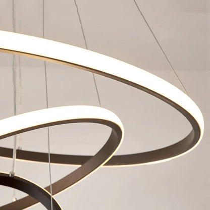 Moderne LED-pendellampe med 3D-ringe